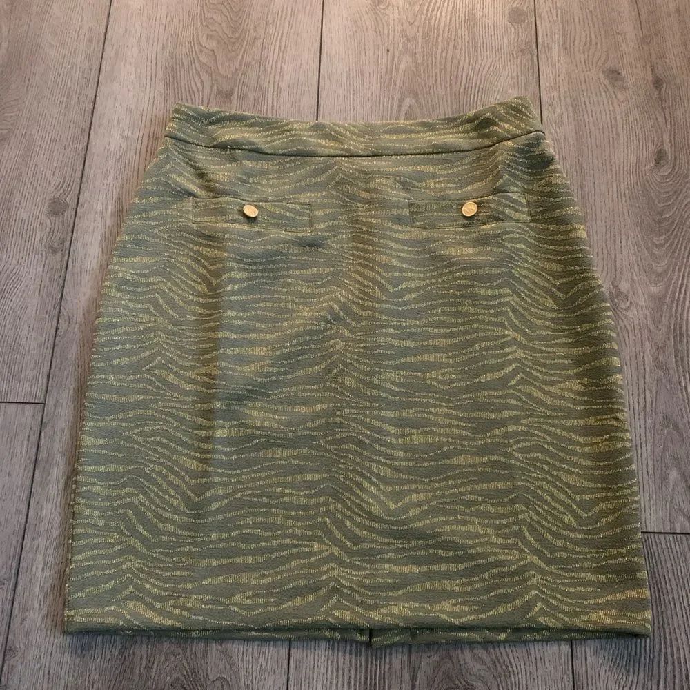 Michael Kors womans mini skirt perfect for summer. NWOT